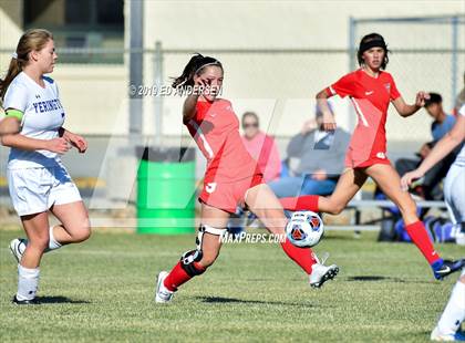 Thumbnail 3 in Truckee vs. Yerington (NIAA 3A Northern Region Playoff) photogallery.