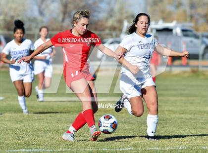 Thumbnail 2 in Truckee vs. Yerington (NIAA 3A Northern Region Playoff) photogallery.
