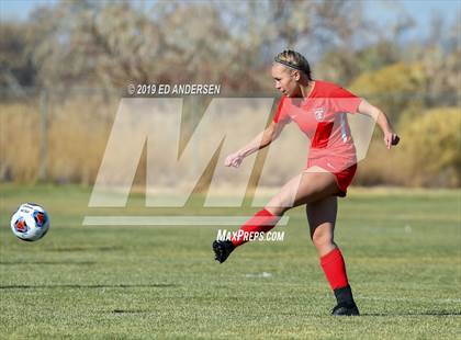 Thumbnail 1 in Truckee vs. Yerington (NIAA 3A Northern Region Playoff) photogallery.