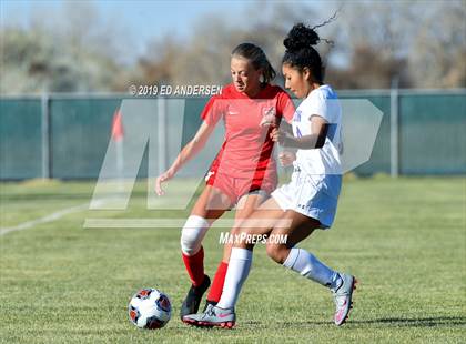 Thumbnail 3 in Truckee vs. Yerington (NIAA 3A Northern Region Playoff) photogallery.