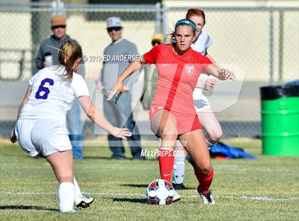 Thumbnail 2 in Truckee vs. Yerington (NIAA 3A Northern Region Playoff) photogallery.