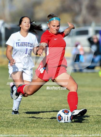 Thumbnail 2 in Truckee vs. Yerington (NIAA 3A Northern Region Playoff) photogallery.