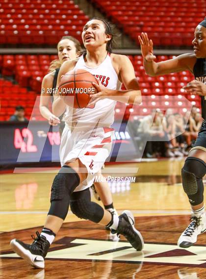 Thumbnail 3 in Bushland vs. Levelland (UIL 4A Regional Quarterfinal) photogallery.