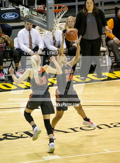 Thumbnail 2 in Ryle vs Notre Dame (Ninth Region Championship) photogallery.