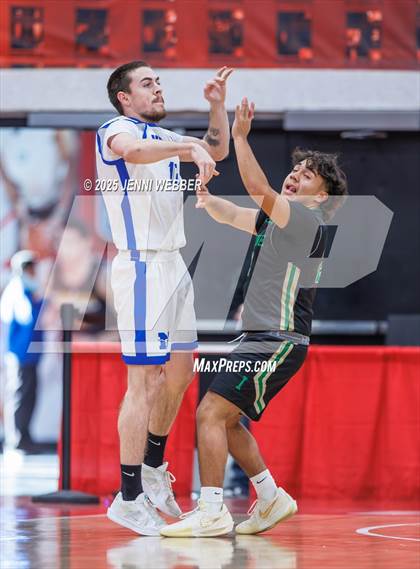 Thumbnail 1 in Needles vs. Incline (NIAA 2A Final) photogallery.