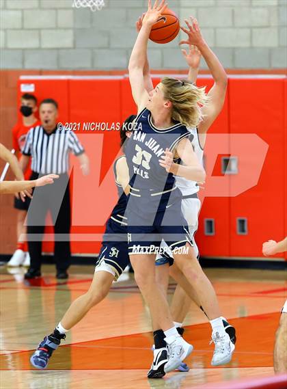 Thumbnail 2 in San Juan Hills vs. Dos Pueblos (Mater Dei Extravaganza) photogallery.