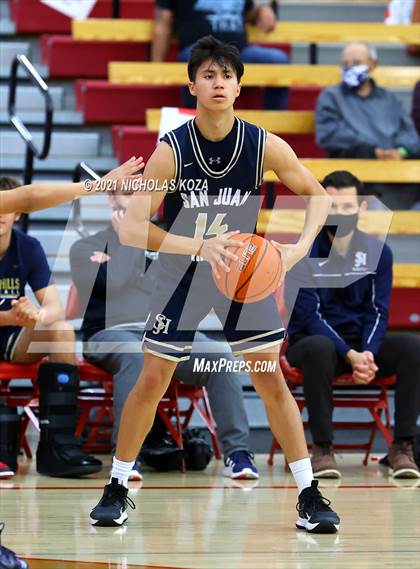 Thumbnail 1 in San Juan Hills vs. Dos Pueblos (Mater Dei Extravaganza) photogallery.