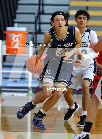 Thumbnail 2 in San Juan Hills vs. Dos Pueblos (Mater Dei Extravaganza) photogallery.