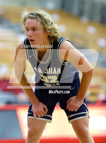 Thumbnail 1 in San Juan Hills vs. Dos Pueblos (Mater Dei Extravaganza) photogallery.