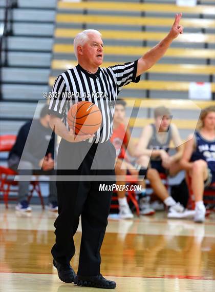 Thumbnail 1 in San Juan Hills vs. Dos Pueblos (Mater Dei Extravaganza) photogallery.