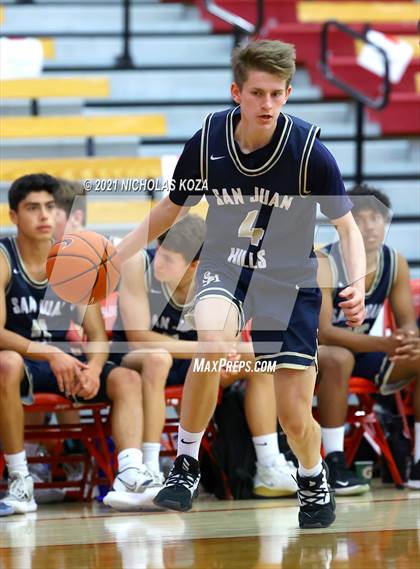 Thumbnail 2 in San Juan Hills vs. Dos Pueblos (Mater Dei Extravaganza) photogallery.