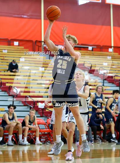 Thumbnail 2 in San Juan Hills vs. Dos Pueblos (Mater Dei Extravaganza) photogallery.