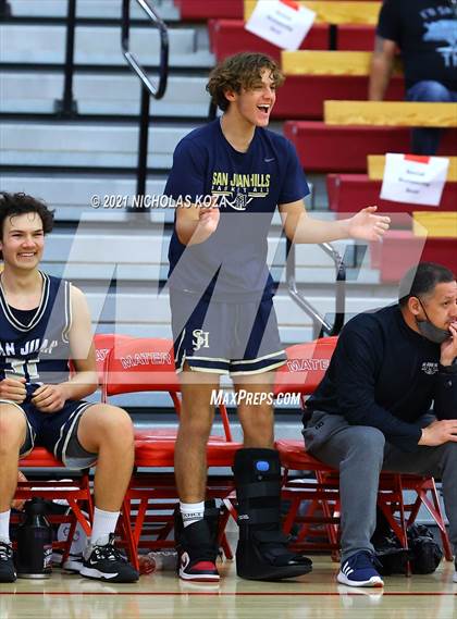 Thumbnail 2 in San Juan Hills vs. Dos Pueblos (Mater Dei Extravaganza) photogallery.