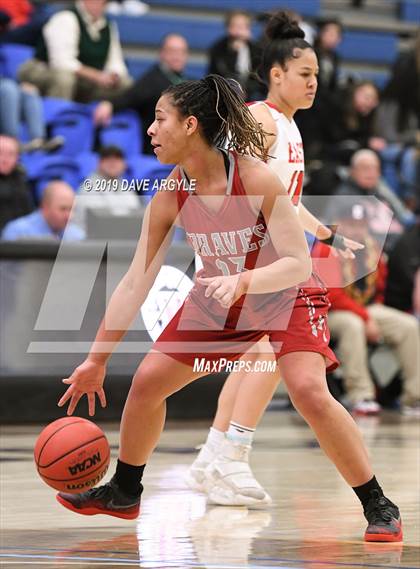 Thumbnail 2 in East vs. Bountiful (UHSAA 5A First Round) photogallery.