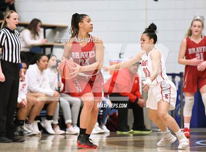 Thumbnail 3 in East vs. Bountiful (UHSAA 5A First Round) photogallery.