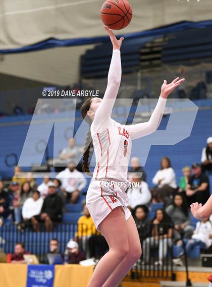 Thumbnail 2 in East vs. Bountiful (UHSAA 5A First Round) photogallery.
