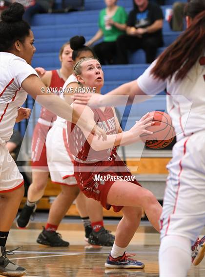 Thumbnail 1 in East vs. Bountiful (UHSAA 5A First Round) photogallery.