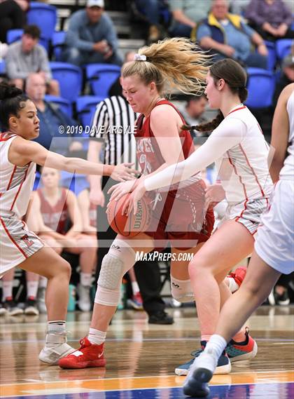 Thumbnail 3 in East vs. Bountiful (UHSAA 5A First Round) photogallery.