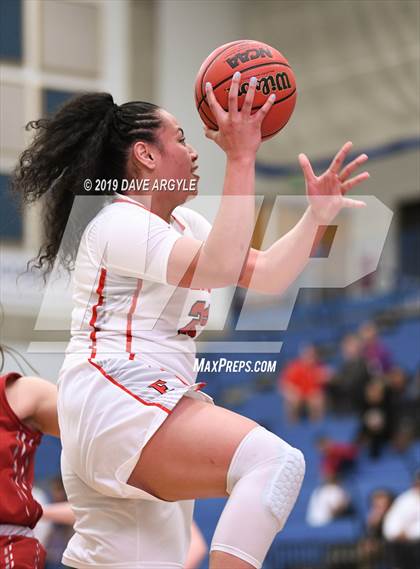 Thumbnail 3 in East vs. Bountiful (UHSAA 5A First Round) photogallery.