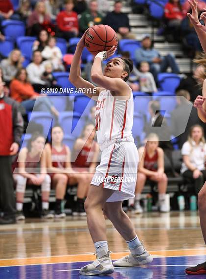 Thumbnail 2 in East vs. Bountiful (UHSAA 5A First Round) photogallery.