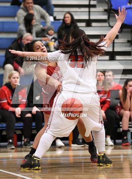 Thumbnail 2 in East vs. Bountiful (UHSAA 5A First Round) photogallery.