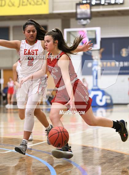 Thumbnail 3 in East vs. Bountiful (UHSAA 5A First Round) photogallery.