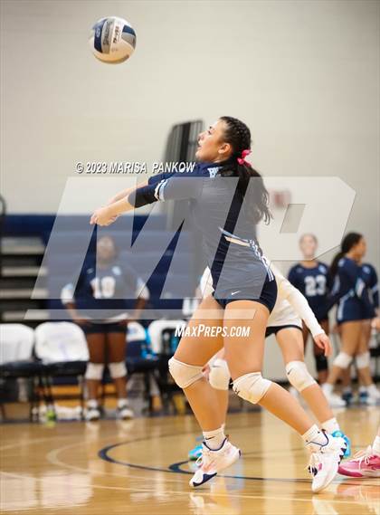 Thumbnail 3 in Bishop Grimes vs Hannibal photogallery.