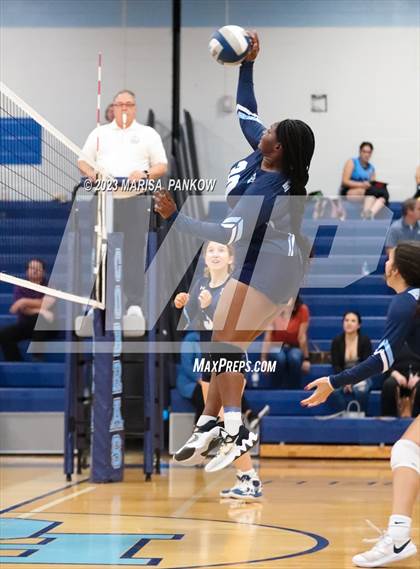 Thumbnail 2 in Bishop Grimes vs Hannibal photogallery.