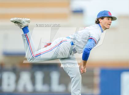 Thumbnail 1 in Moore @ Deer Creek photogallery.