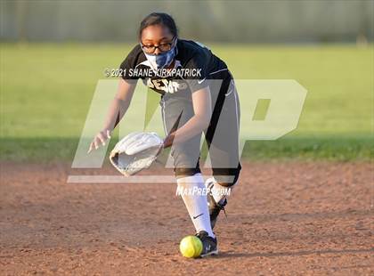 Thumbnail 2 in Mansfield @ DeSoto photogallery.