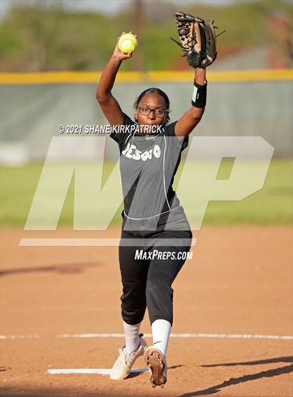 Thumbnail 1 in Mansfield @ DeSoto photogallery.