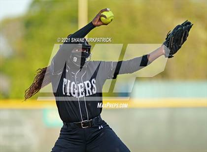 Thumbnail 1 in Mansfield @ DeSoto photogallery.
