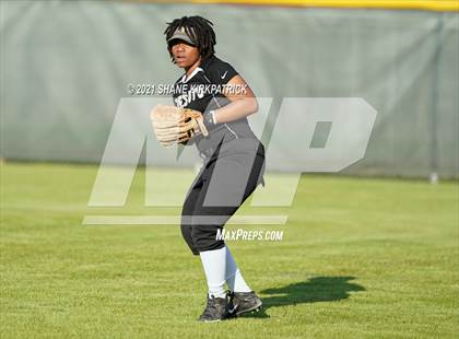 Thumbnail 1 in Mansfield @ DeSoto photogallery.
