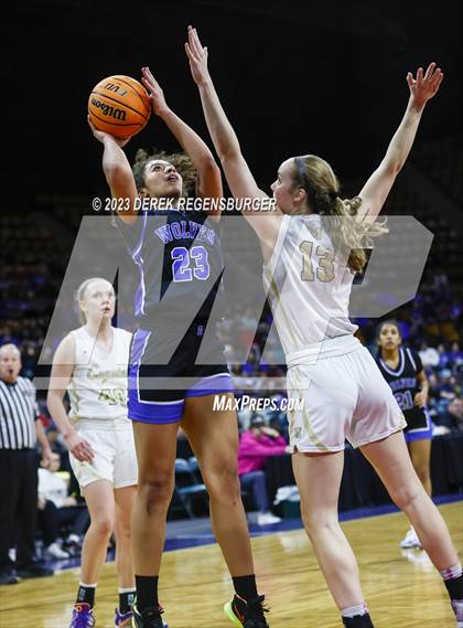 Thumbnail 2 in Grandview vs Monarch (CHSAA 6A Final) photogallery.