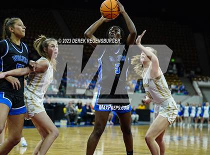 Thumbnail 3 in Grandview vs Monarch (CHSAA 6A Final) photogallery.