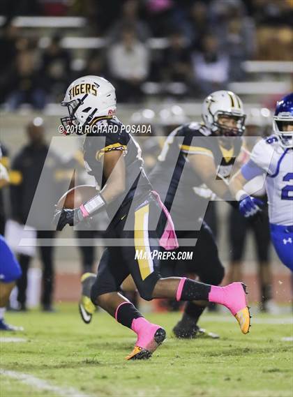 Thumbnail 3 in Edison vs. Madera photogallery.