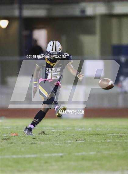 Thumbnail 3 in Edison vs. Madera photogallery.