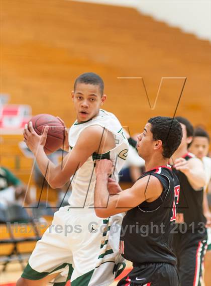 Thumbnail 2 in Valley Christian vs. St. Patrick-St. Vincent (Catholic School Winter Classic) photogallery.