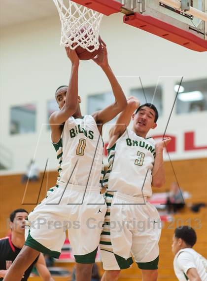 Thumbnail 2 in Valley Christian vs. St. Patrick-St. Vincent (Catholic School Winter Classic) photogallery.