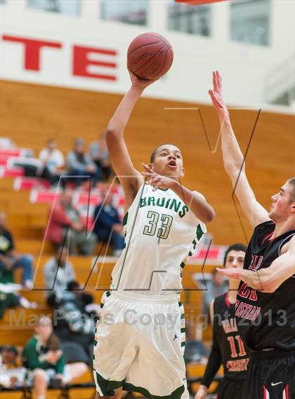 Thumbnail 2 in Valley Christian vs. St. Patrick-St. Vincent (Catholic School Winter Classic) photogallery.