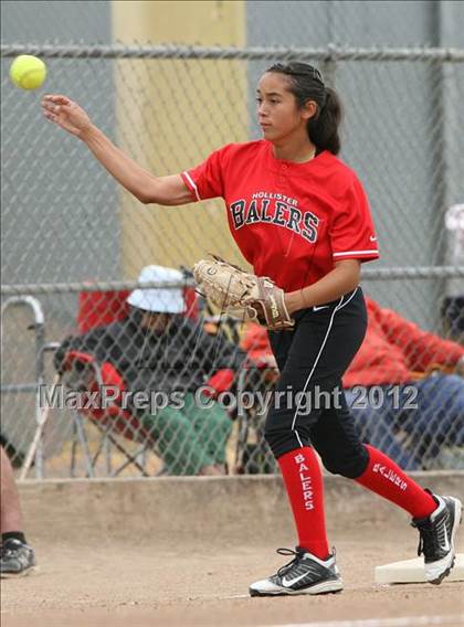 Thumbnail 2 in Carlmont vs. San Benito (CIF CCS D1 Final) photogallery.