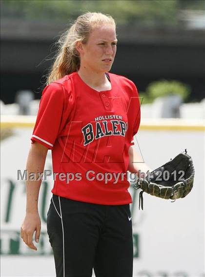 Thumbnail 2 in Carlmont vs. San Benito (CIF CCS D1 Final) photogallery.
