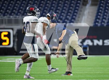 Thumbnail 1 in Kingwood vs Clear Lake (UIL 6A D2 Quarterfinal) photogallery.