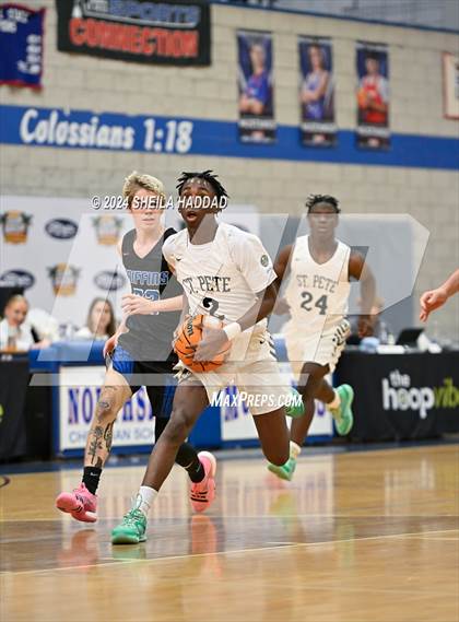Thumbnail 2 in St. Petersburg vs Gateway Charter (Sun Bash Tampa) photogallery.