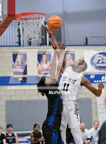 Thumbnail 2 in St. Petersburg vs Gateway Charter (Sun Bash Tampa) photogallery.