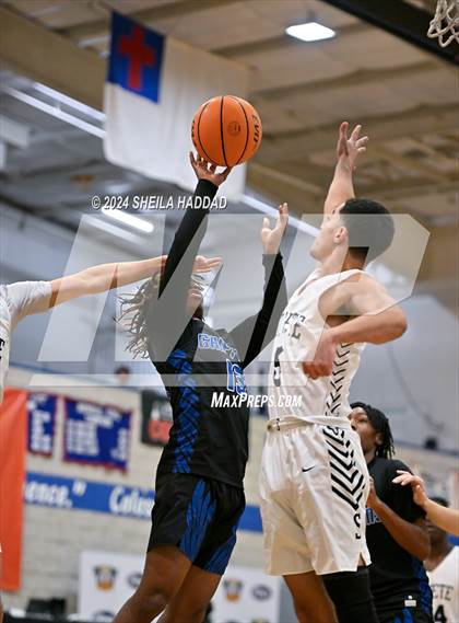 Thumbnail 2 in St. Petersburg vs Gateway Charter (Sun Bash Tampa) photogallery.
