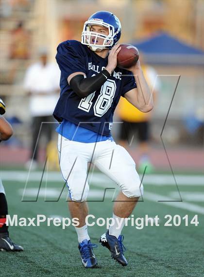 Thumbnail 1 in SGV Hall of Fame All-Star Football Game photogallery.