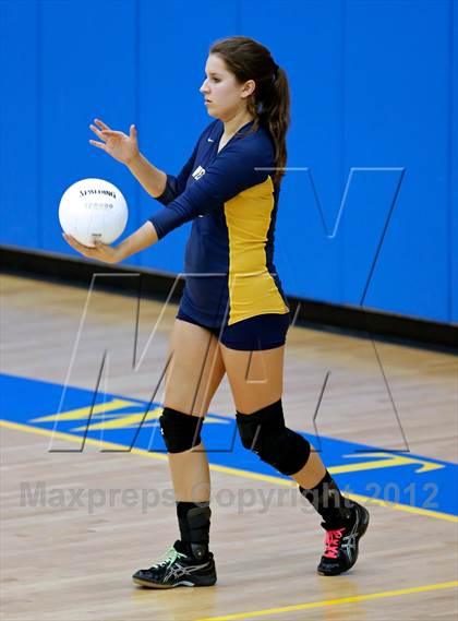 Thumbnail 2 in Newtown vs Weston (SWC Semifinal) photogallery.