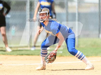 Thumbnail 1 in Jim Ned @ Comfort (UIL 3A Bi-District Playoffs) photogallery.