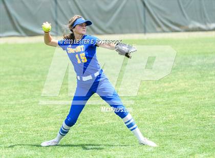 Thumbnail 1 in Jim Ned @ Comfort (UIL 3A Bi-District Playoffs) photogallery.